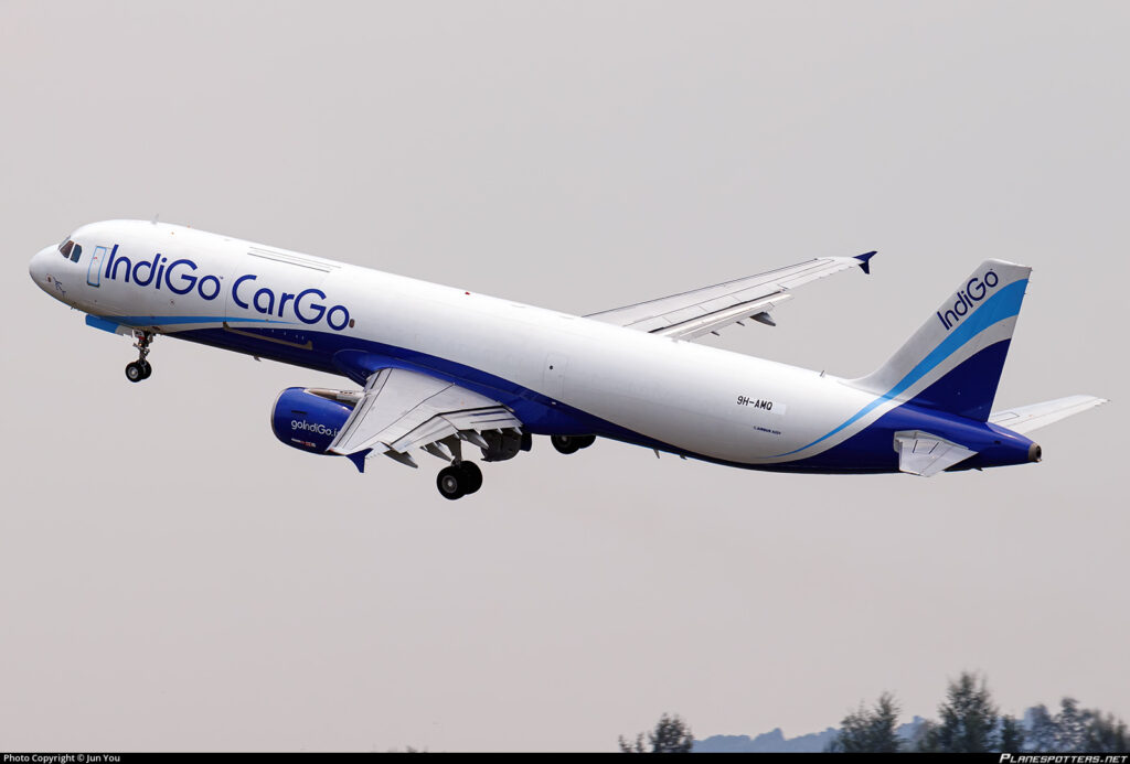 AeroUpdatesBLR's tweet photo. IndiGo Cargo has launched BLR-DWC cargo flights 5x weekly.
Schedule:
6E8791 - BLR: 7:00 → DWC: 9:25
6E8792 - DWC: 16:00 → BLR: 21:20
A321-200F will be deployed.
#IndiGoCargo #BLRAirport #DWCAirport #CargoFlights https://t.co/b8duQnMUwf