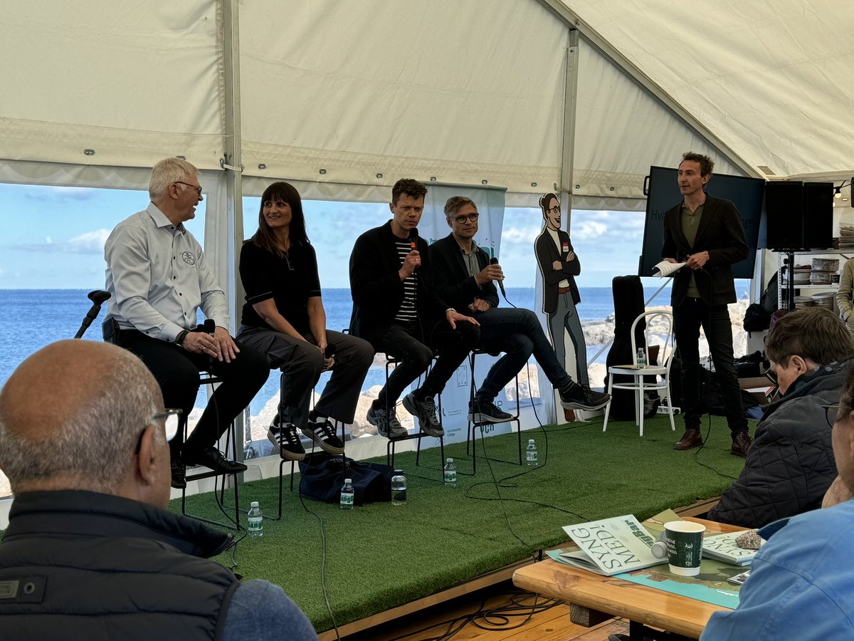 Professionshøjskolen Absalon (@phabsalon) on Twitter photo Hvordan løser vi rekrutteringsudfordringen?
<a href="/madseriksen1208/">Mads Eriksen Storm</a> <a href="/DanskErhverv/">Dansk Erhverv</a> i Sangbaren:
- Vi skal bl.a. helt klart have åbnet op for at lukke flere internationale studerende ind på erhvervsakademi og professionshøjskoler, som der helt håbløst er lukket for i dag.
#fmdk #uddpol Hvordan løser vi rekrutteringsudfordringen?
<a href="/madseriksen1208/">Mads Eriksen Storm</a> <a href="/DanskErhverv/">Dansk Erhverv</a> i Sangbaren:
- Vi skal bl.a. helt klart have åbnet op for at lukke flere internationale studerende ind på erhvervsakademi og professionshøjskoler, som der helt håbløst er lukket for i dag.
#fmdk #uddpol