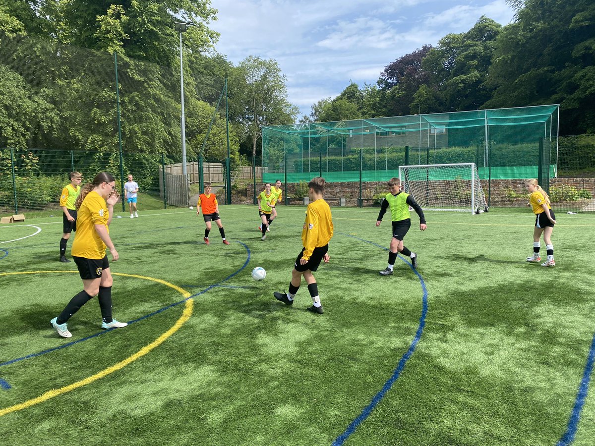 Park View School PE tweet media