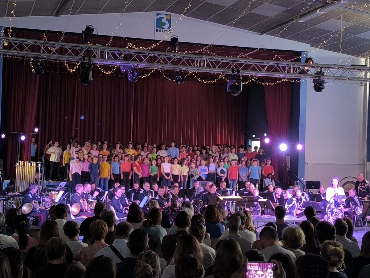 clg_malraux's tweet photo. Quand la chorale du @clg_malraux participe au concert du Trinôme Académique 2024. Merci à tous les professeurs et acteurs qui ont permis celà et merci à nos élèves pour leur investissement. @actoulouse  @DSDEN31 https://t.co/Gmc11iL0xM