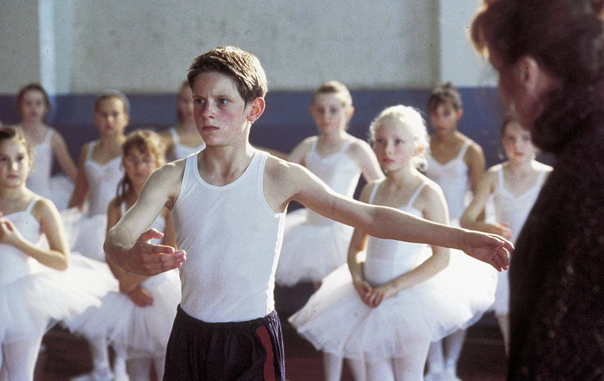 CarlosEn917Mix's tweet image. La recomendación de la película para este fin de semana: El padre de #BillyElliot tiene miedo y por eso es incapaz de asumir el deseo de su hijo de 11 años: quiere bailar. #MixFm #Puebla #BuenosDiasATodos