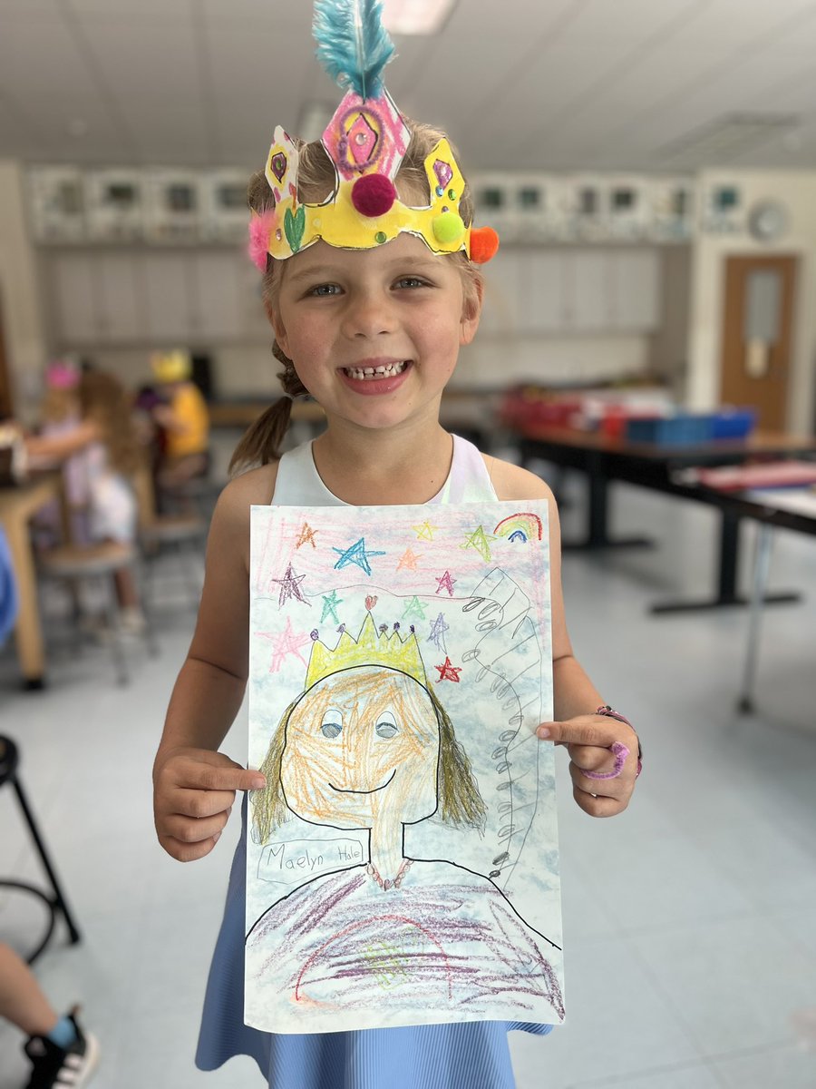 MrsHowardArt's tweet photo. Best kids! Kindergarten is Royalty! https://t.co/7fjSkdBJut