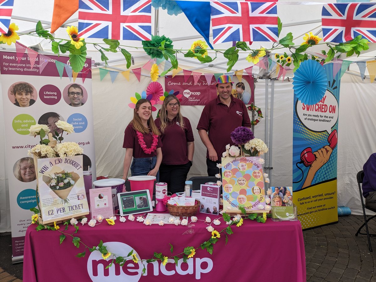 CityMencap's tweet photo. We want to say a huge #ThursdayThanks to everyone who volunteered on our 'Blooming Marvellous' stand at #Volfest last week, and to the wonderful team at @ChelmsfordCVS who made it a fabulous event, yet again! π Thanks too to @BBCEssex and @chelmsfordcr for coming to talk to usπ€© https://t.co/sEUxugTfBm