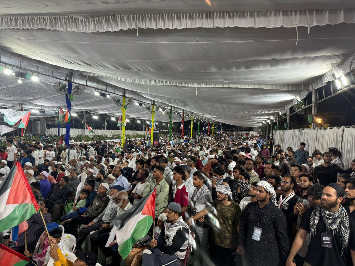 BariMujahid's tweet photo. The global movement for Palestine finds strength in Hyderabad's solidarity. We stand with you until freedom prevails! 

Ya Allah protect &amp; help the people of Palestine
Ya Allah give them strength and keep them steadfast
@Abdullah_Om3r03 @7MohammedKhaled 
 #HyderabadwithPalestine https://t.co/dvXT3V5Fpc