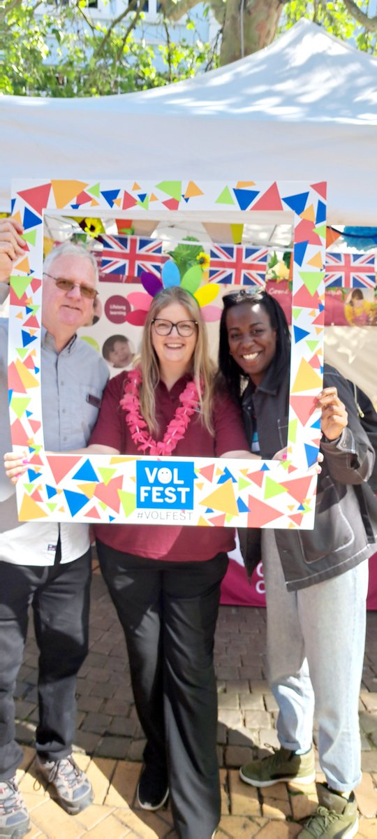 CityMencap's tweet photo. We want to say a huge #ThursdayThanks to everyone who volunteered on our 'Blooming Marvellous' stand at #Volfest last week, and to the wonderful team at @ChelmsfordCVS who made it a fabulous event, yet again! π Thanks too to @BBCEssex and @chelmsfordcr for coming to talk to usπ€© https://t.co/sEUxugTfBm