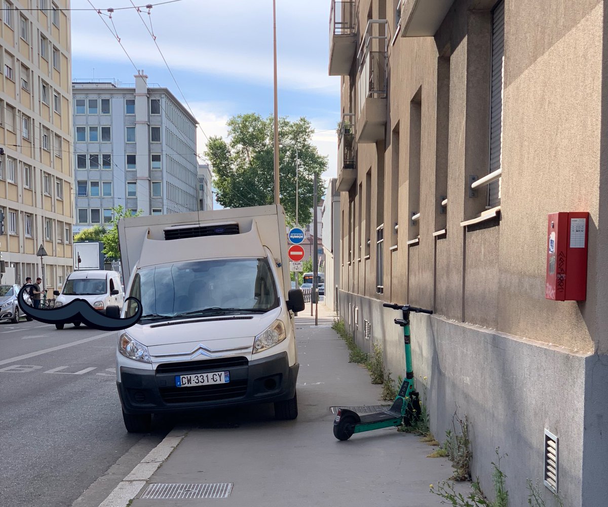 Qu’est-ce qu’il reste à sauver ? La police est passée 2 fois devant. Mais les poussettes n’ont qu’à pas être aussi grosses.
#Gcum