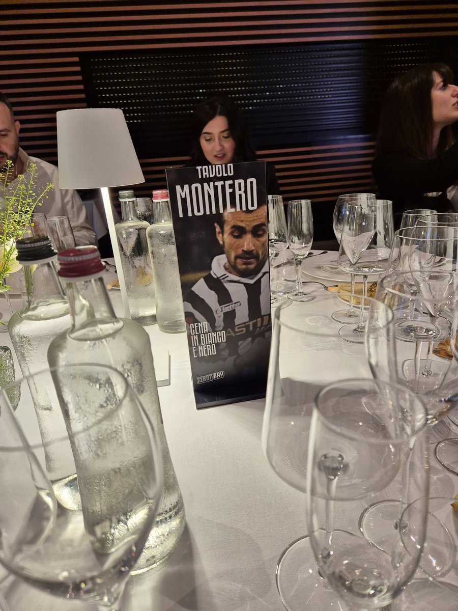 genmaraniello's tweet photo. #J1897Day #Finoallafine #forzajuve grazie @juventusfc per la bellissima serata e 171 grazie per la disponibilità @Trezegoldavid https://t.co/OBe6uYia1M