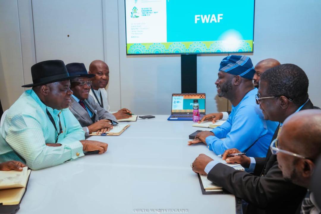 govdouyediri's tweet photo. I am in Nassau,The Bahamas, on the invitation of the President, AFREXIM Bank, Prof. Benedict Oramah, to attend the bank’s Annual Meeting (AAM).

My attendance is in line with our administration’s consistent drive in laying a solid path for Bayelsa’s development.

In furtherance of efforts to attract the right investments to our state, I have already held a couple of top-level meetings on the sidelines of the AAM. 

These included fruitful discussions with President, Dangote Group, Aliko Dangote, Managing Director/Chief Executive Officer, Bank of Industry, Dr. Olasupo Olusi, as well as the Founder/Chief Executive Officer of Dubai-based Arise IIP Group, Mr. Gagan Gupta.

I left all these meetings with the assurance and willingness of these firms to establish industries in our state and partner with our government in a Public-Private Partnership (PPP) basis to address the nagging issue of youth employment in Bayelsa. 

I will also be meeting the AFREXIM Bank’s president, Prof. Oramah, on partnership and funding support for our Eco-Industrial Park project.

Our administration has in the last four years worked tirelessly to engender the conducive environment of peace and security for investments. We will not relent.

My administration’s commitment to sustainable development, job creation and industrialisation remains unwavering. 

I have directed my team to follow-up on our deliberations until the results are physically seen on ground in our state.

@ProfOsinbajo 
@AlikoDangote 
@afreximbank