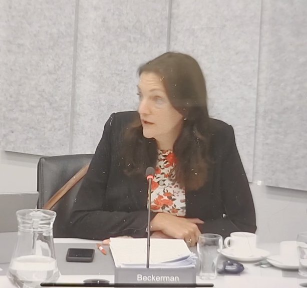 Hulde! Sandra Beckerman van de SP blijft zich inzetten voor steun aan de dierenhulpverleners die zich ontfermen over #vogelgriep slachtoffers in de natuur.