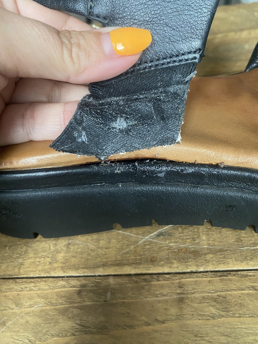jampot8's tweet photo. @Moda_Shoes really disappointed, and only worn 4 times and fallen apart already! https://t.co/yP0643vih3
