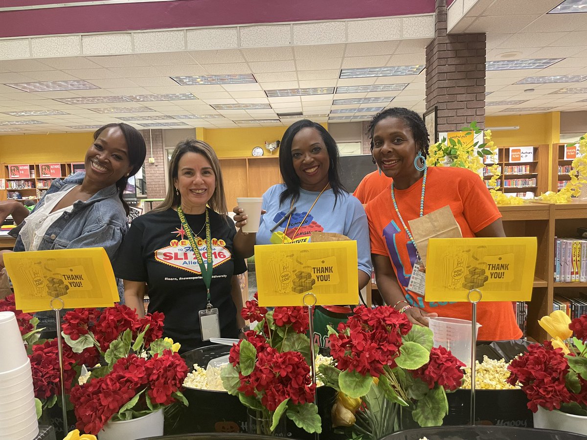 WSB3_ITS's tweet image. @SliSummer teachers and staff are AWESOME and great! We celebrate you! @APBlair_ @TheInnerZirkle @Sroninub2Newby @AliefISD #SUCCESSnothingless