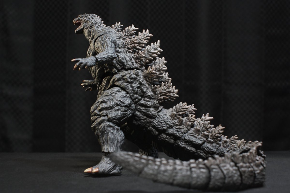 s_a_i_f_u_13427's tweet photo. 我が家のガイガンレクスのゴジラは経年でBJ受けがバッキバキに割れてます https://t.co/TvisW5lrSq