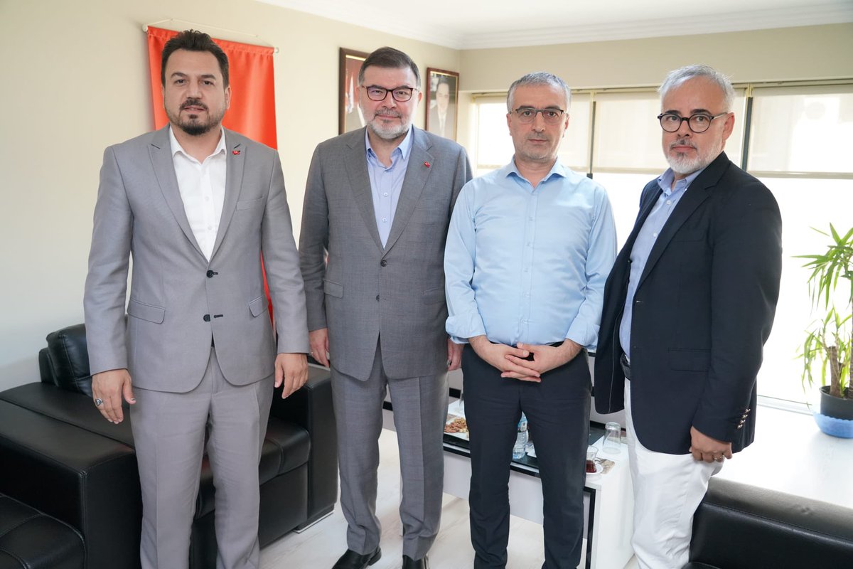 Bilalsaygili's tweet photo. İhlas Haber Ajansı İzmir Bölge Müdürü Sayın Özcan Aydın'ı ziyaret ettik.  

Misafirperverlikleri ve samimiyetlerinden ötürü İhlas Haber Ajansı ailesine teşekkür ediyor, çalışmalarında kolaylıklar diliyorum. https://t.co/6NKMZamDjM