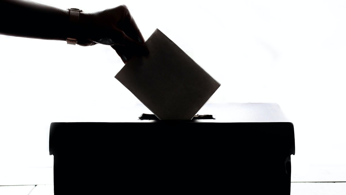 EDITORatWORK's tweet photo. #caucuses THE BALLOT BOX in 2024 #politics #voting #DonaldTrump #Republicans #Democrats #polls #Biden #Trump #go_to_prison
https://t.co/sVQDETN2U6 https://t.co/r9m1k1SbCm