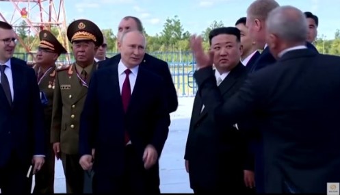 mobacle's tweet image. 김정은 자랑 '북한과 러시아는 천하무적의 전우'
blog.naver.com/mobacle/223478…