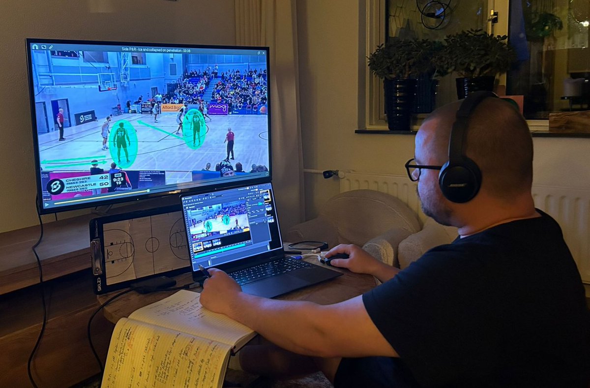 🏀Video Analysis at BAL - a fascinating look into the world of Dutch pro #basketball.

With the collaboration of <a href="/CaJaSport_NL/">CaJa Sport Software</a>, we speak to Coach Koen van Gerwen about his working processes at <a href="/BALimburg/">Basketbal Academie Limburg</a> and the Dutch national team.

Check it out here:

nacsport.com/blog/en-gb/Use…