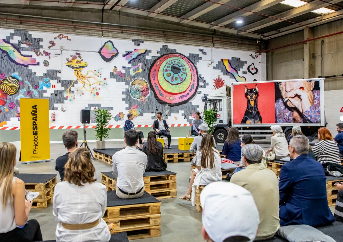 Palibex's tweet photo. Muy ilusionados con el nuevo proyecto artístico de @TruckArtProject que presentamos ayer junto a @PhotoEspana. ¡Esperamos que os guste tanto como a nosotros!

https://t.co/lJlslaMJGx

#TruckArtProject #PalibexSonríe #PerpetuumMobile #PHE24 https://t.co/IuWC0ton5m
