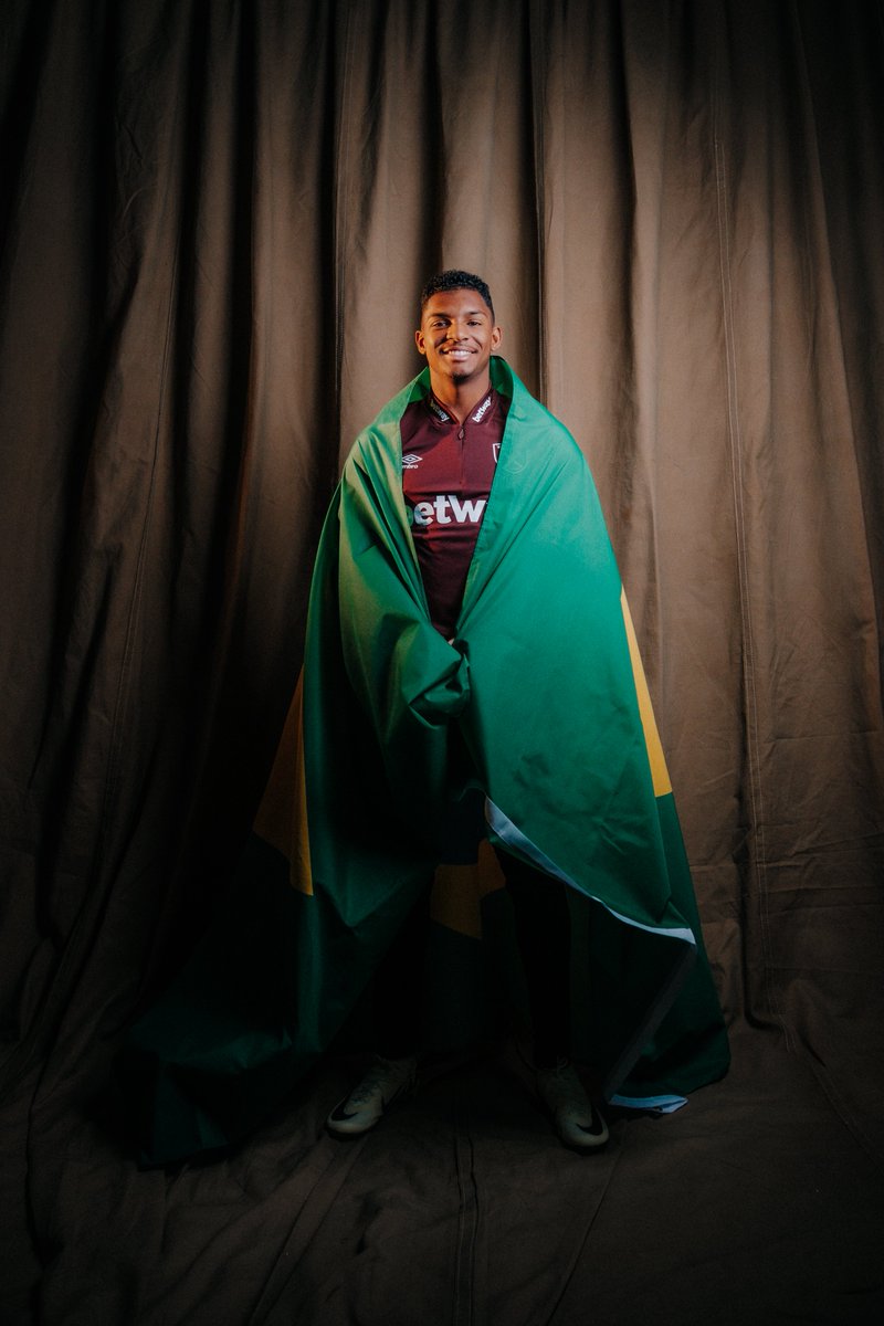 WestHam's tweet photo. Our new Brazilian Hammer 🇧🇷⚒️ https://t.co/miEU9Za9Nj
