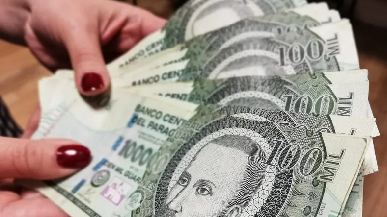 santiagasu's tweet photo. 🪙Salario Minimo desde Julio será de G.2.798.309
📍Aumento del salario es de G. 117.936
📍El jornal es ahora de G. 107.627
📍Hace 5 años el Salario Minimo era de G. 2.192.839
📍Aumento beneficia a 283.000 trabajadores https://t.co/WCCL00XSS8