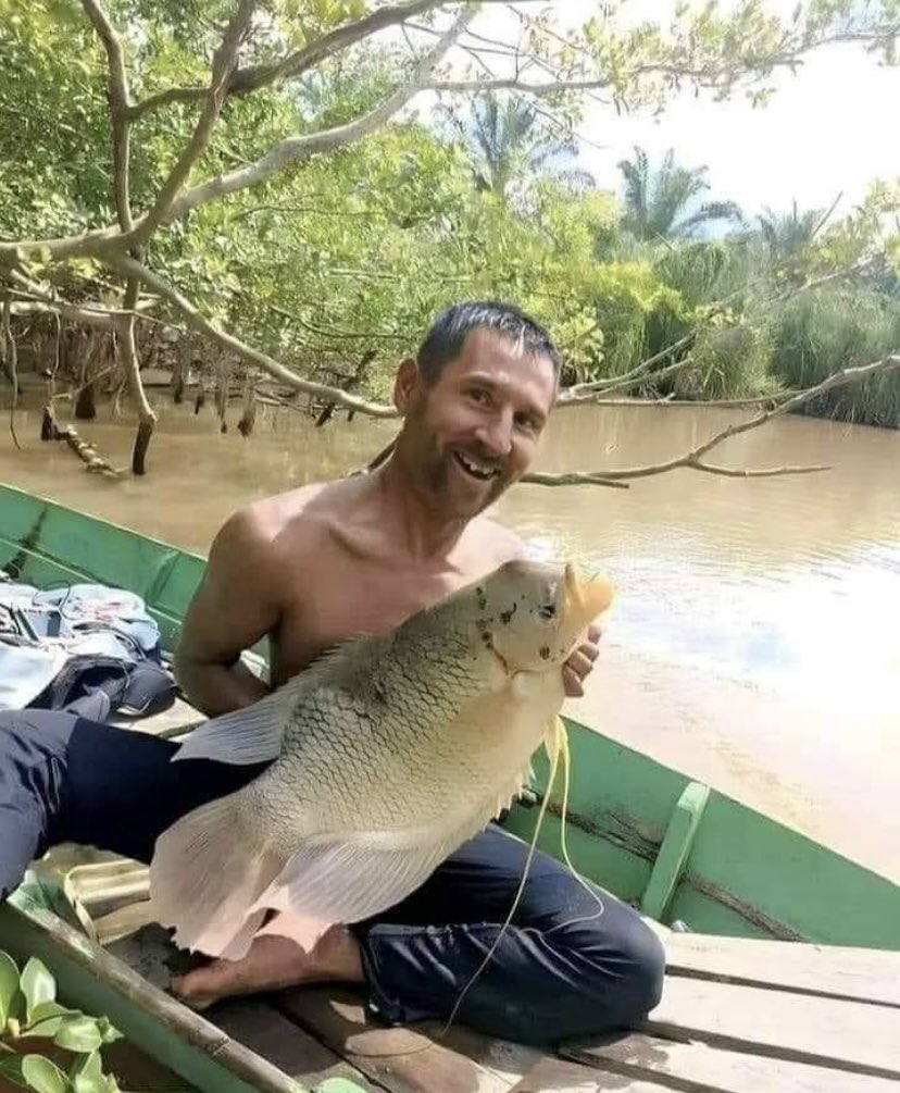 -La mama de Messi: 
Hijo, ya tienes una profesión ahora debes aprender un oficio!

-Messi:
