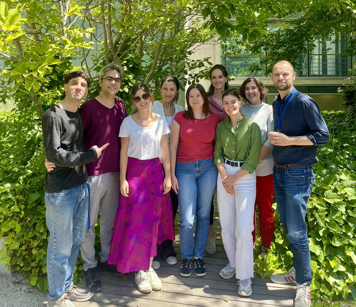 Liuba Papeo (@ljuba_pi) on Twitter photo New lab summer picture -shamefully missing <a href="/DczSara/">Sara Dochez</a>
<a href="/ISC_MJ/">Institut des Sciences Cognitives - Marc Jeannerod</a> <a href="/CNRS_dr07/">CNRS Rhône Auvergne</a> New lab summer picture -shamefully missing <a href="/DczSara/">Sara Dochez</a>
<a href="/ISC_MJ/">Institut des Sciences Cognitives - Marc Jeannerod</a> <a href="/CNRS_dr07/">CNRS Rhône Auvergne</a>