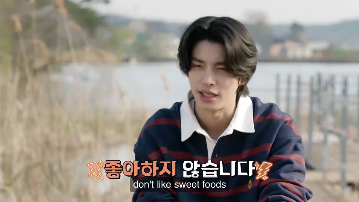 ksnmura's tweet photo. sunjake are so considerate of each other, sunoo didn’t really mind if he won’t eat what he prepared for him yet jake still tasted and complimented sunoo’s dessert despite not being fond of sweet foods https://t.co/JpEbiTXOdF