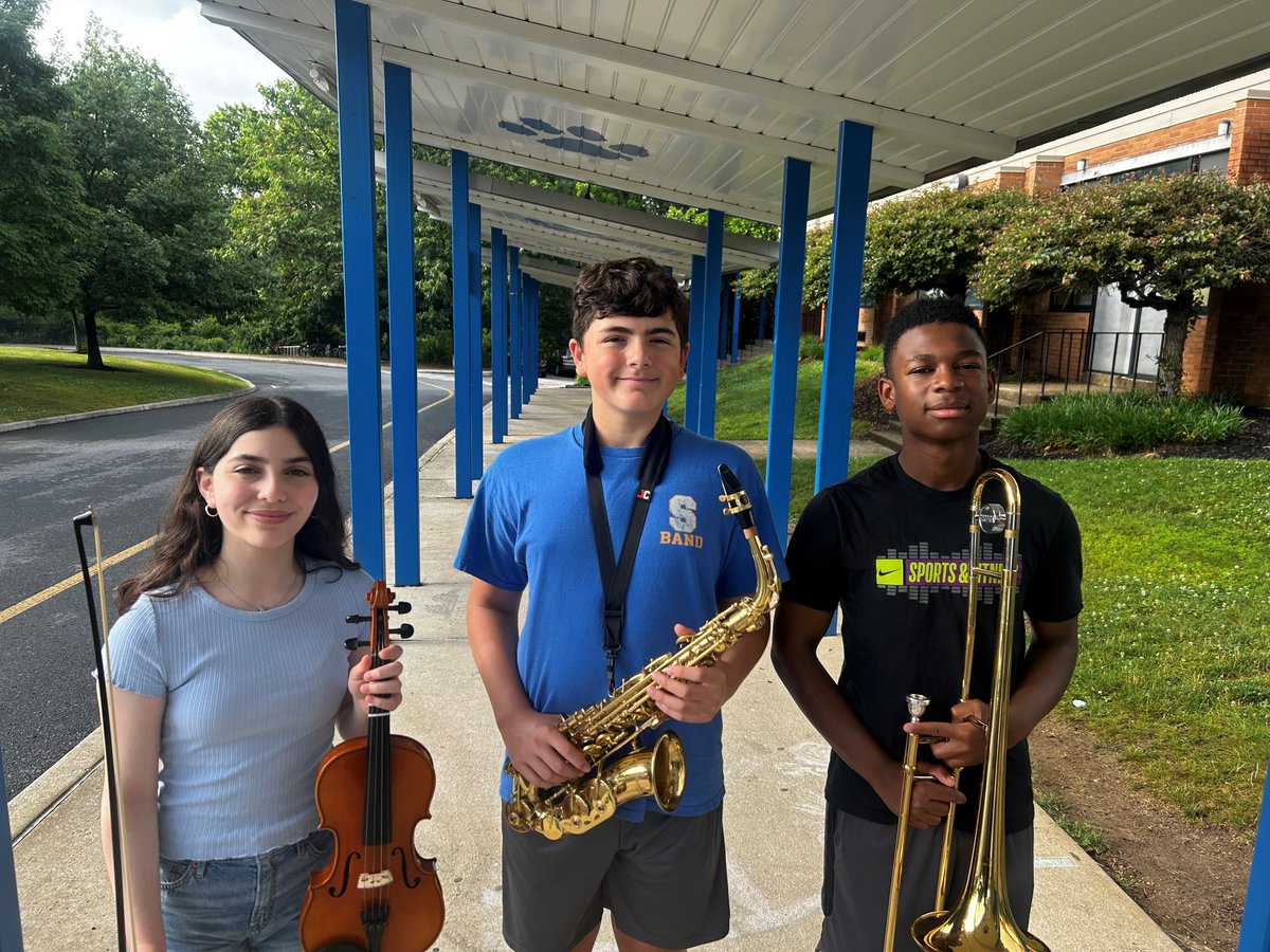 SpringfieldSD's tweet photo. Congratulations to the PIMS Students of the Month!
Sophia Lafferty - 6th grade, violin
Nathan Mulato - 7th grade, alto sax
David Brown - 8th grade, trombone
#PrideInAllThings #SSDArts https://t.co/eQ5FiHyKSY