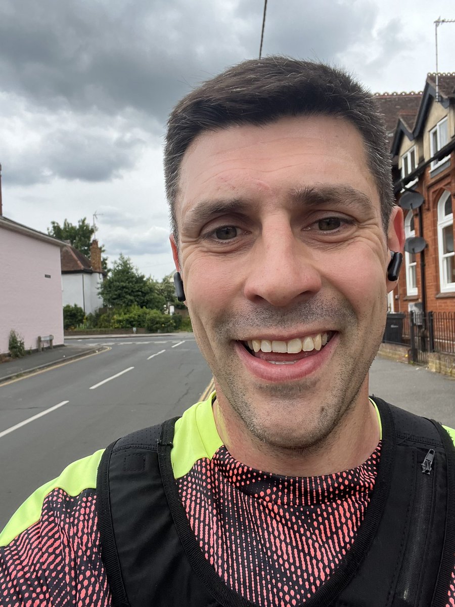 seanmarks10's tweet photo. Back to the running beat 😍😍😍 new route no matter 💪🏻 👴🏻 🏃🏻 🚀 #raceready #goodbananas #clearingthemind https://t.co/NXtb1BRmO9