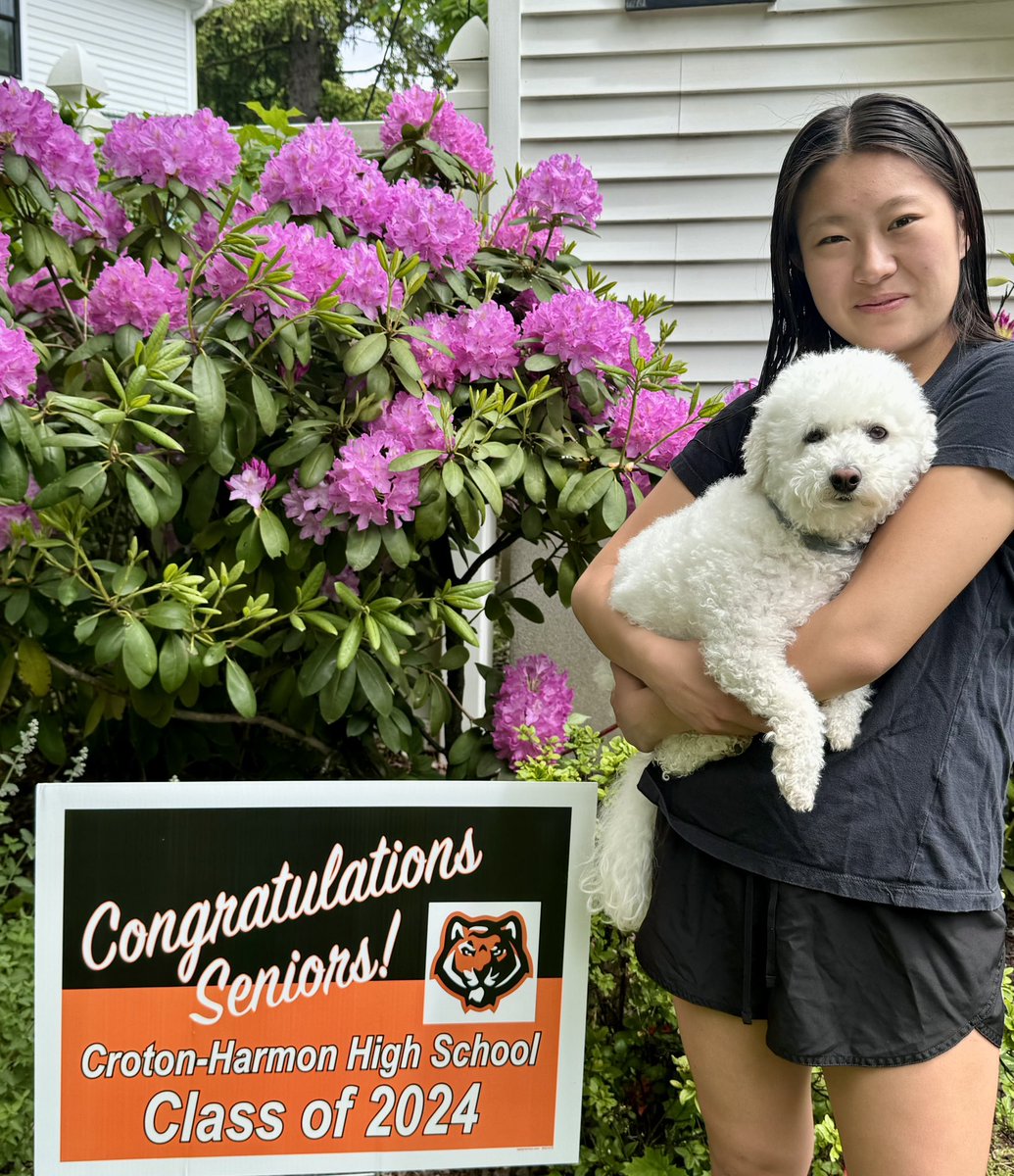 Happy Thursday CHHS!  The countdown to graduation for the Class of 2024 continues!  Today we are featuring Stephan and Sophia🐯🧡🖤🐯🎓🎓🎓