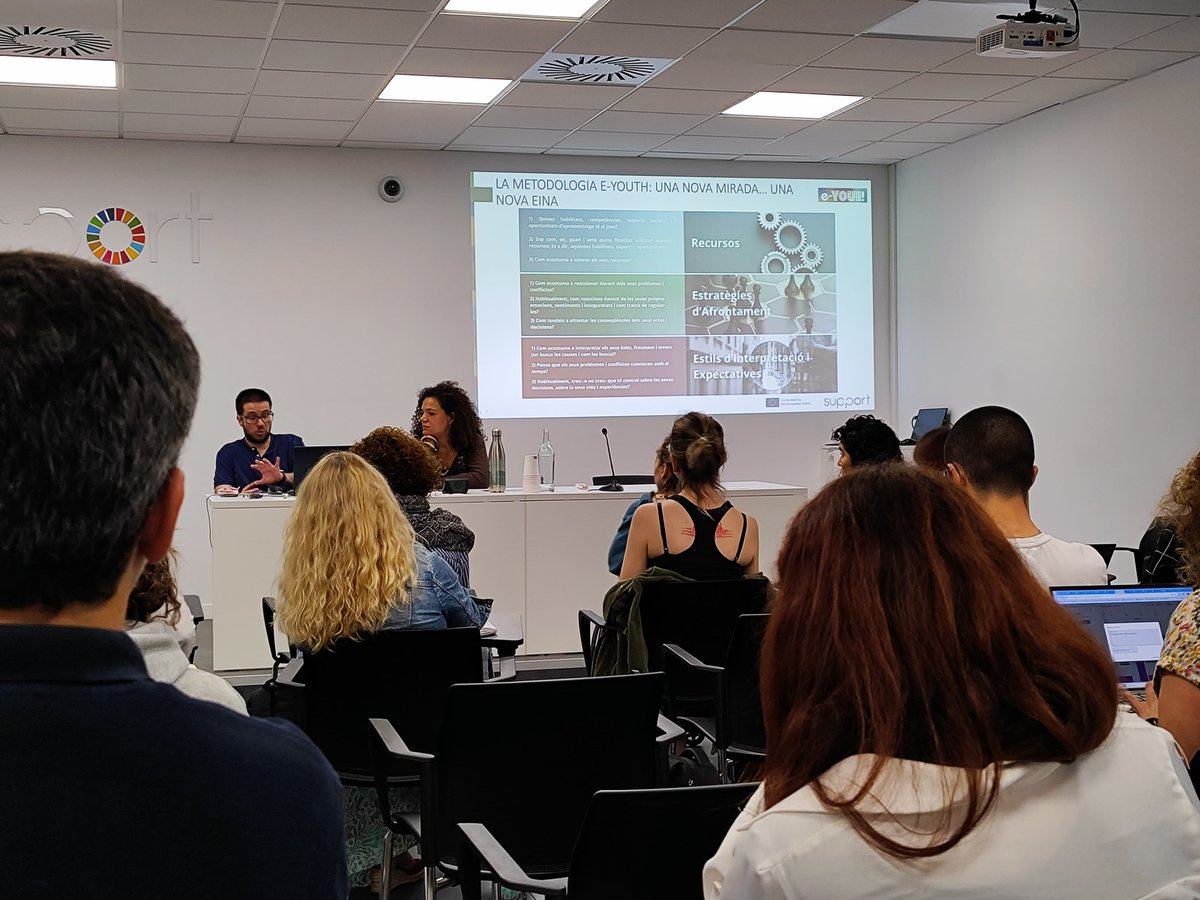 supportgirona's tweet photo. Aquest matí hem realitzat el #MultiplierEvent del Projecte #eYOUth elaborat conjuntament amb @COCEMFESEVILLA @Udaf82 @Ozara_doo @mhesme.
Hem presentat la #MetodologiaeYOUth, dirigida a promoure l' #Autonomia dels #Joves amb #ProblemesdeConductaiEmocionals, a professionals de diferents entitats catalanes. Tanmateix, hem reflexionat sobre els #ReptesSocialsiPolítics que haurem de superar per dissenyar #PlansIndividualitzatsdeSuport; plans d’intervenció que contemplin les #NecessitatsComplexes, els #ObjectiusiMetes i #Conflictes d’aquests #JovesVulnerables.