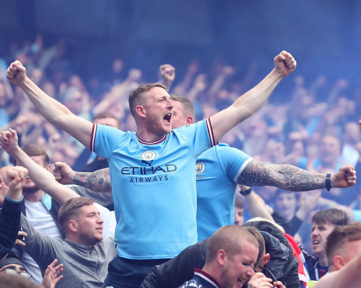 🏟️ The funniest Manchester City Chants: Let’s have a look at the best ones #MCFC 

[A Thread 🧵]