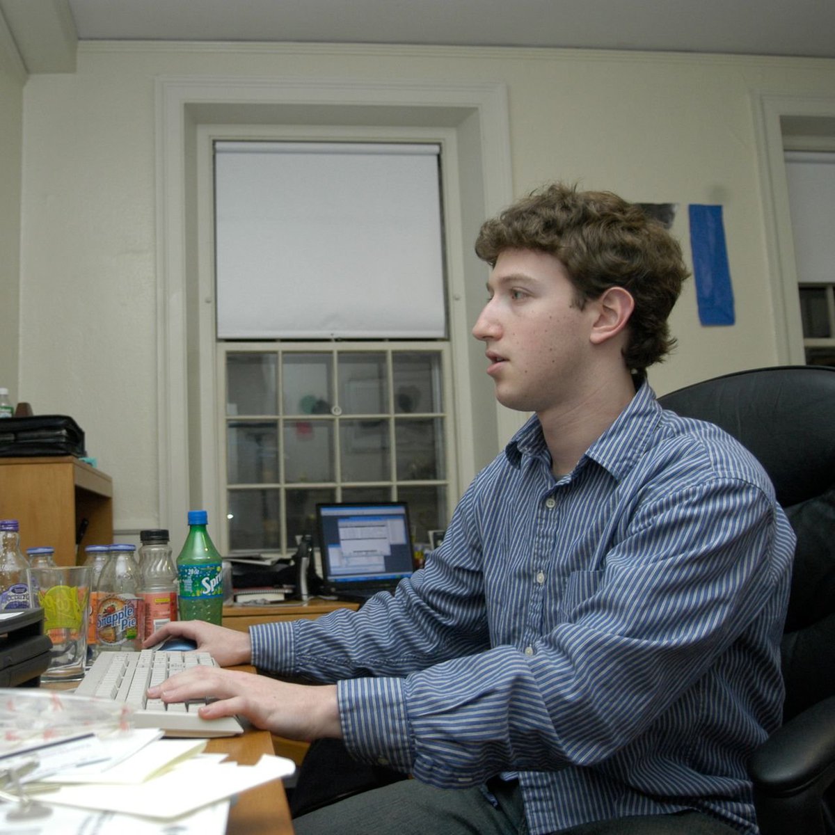 iamjacobeagles's tweet photo. This is Mark Zuckerberg.

He went from Unknown college student to creating a 1.29 Trillion Dollar Empire.

However, behind his success, there are some shocking truths.

Here are my top 5: https://t.co/ysISTl2qhe