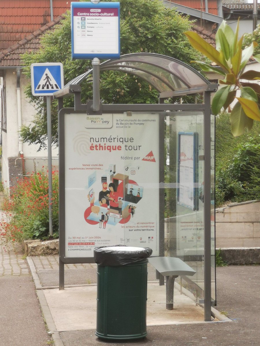 RachClem2's tweet photo. Numérique Éthique Tour fédéré @MAIF  #Champigneulles  accueille les écoles @bassinpompey .16 classes participent aux activités de sensibilisation au numérique ainsi que le public venu nombreux le samedi au centre culturel Claude Hartmann. https://t.co/WwbFnmxa9z
