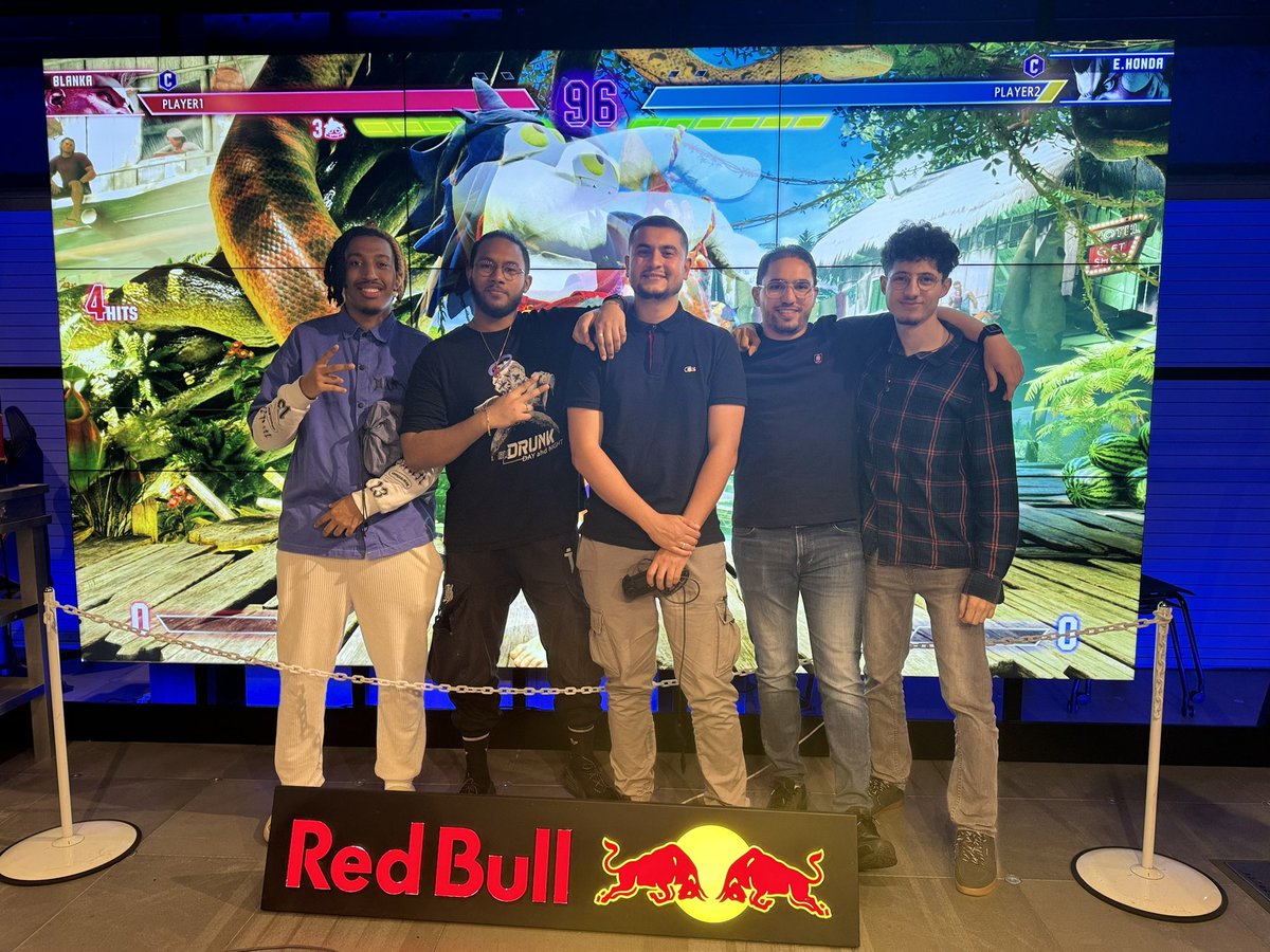 Je remporte le tournoi RedBull de Tokyo ! 🏆
Le niveau des weekly japonaises est INSANE mais on à montrer qui étaient les vrais patrons avec cette finale 100% lyonnaise contre Akim🇫🇷💪
Merci pour l'accueil 😍