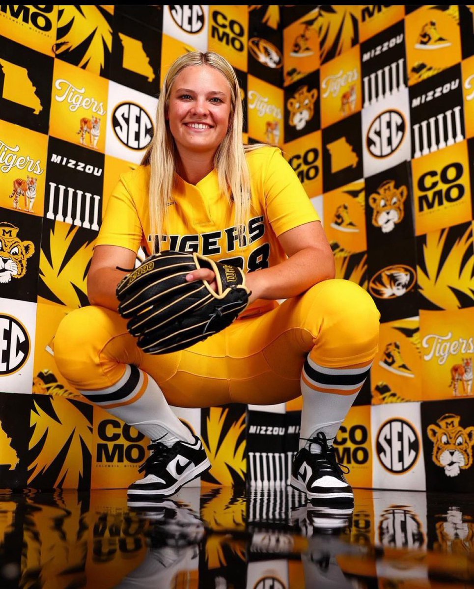 Another top-ranked portal recruit 🗣️

Former Kentucky outfielder Taylor Ebbs announced she is staying in the SEC and headed to <a href="/MizzouSoftball/">Mizzou Softball</a>. 

Transfer Portal Rankings 👉 softballamerica.com/2024-softball-…