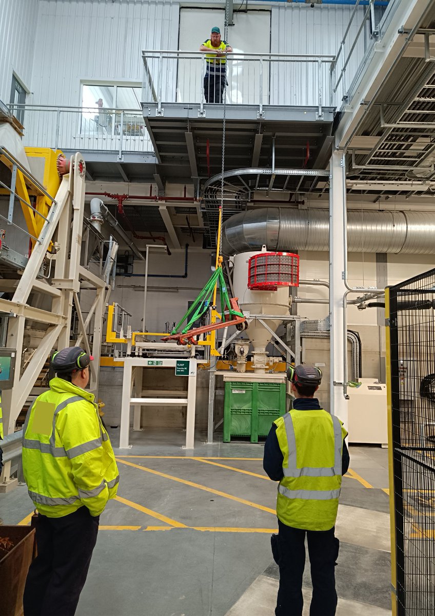 We have had a great start to the week running our newly developed Crane Training course for 2 of our customers at their site 📷
To book or enquire about one of our crane courses you can contact us directly on either of the below,
📷 info@waterside-training.co.uk
📷 01744 616837