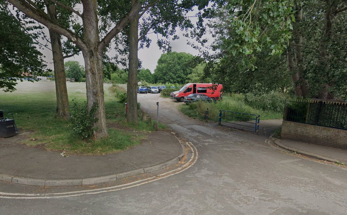 OxfordClarion's tweet photo. Charges will be introduced at Headington Hill, Bury Knowle and Sunnymead car parks following an @OxfordCity Cabinet decision last night. The levels will be set to “facilitate use of the adjoining parks, but discourage use by residents and commuters”. https://t.co/kQ054mJo22