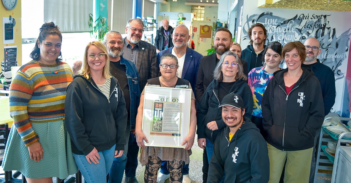 Trentième anniversaire de @litineraire : félicitations et merci pour votre grande contribution ! 💛Nous sommes fiers de célébrer un organisme comme le vôtre, grâce à qui la vie de 4 000 personnes a tant changé. Voici une motion spéciale. #poltml