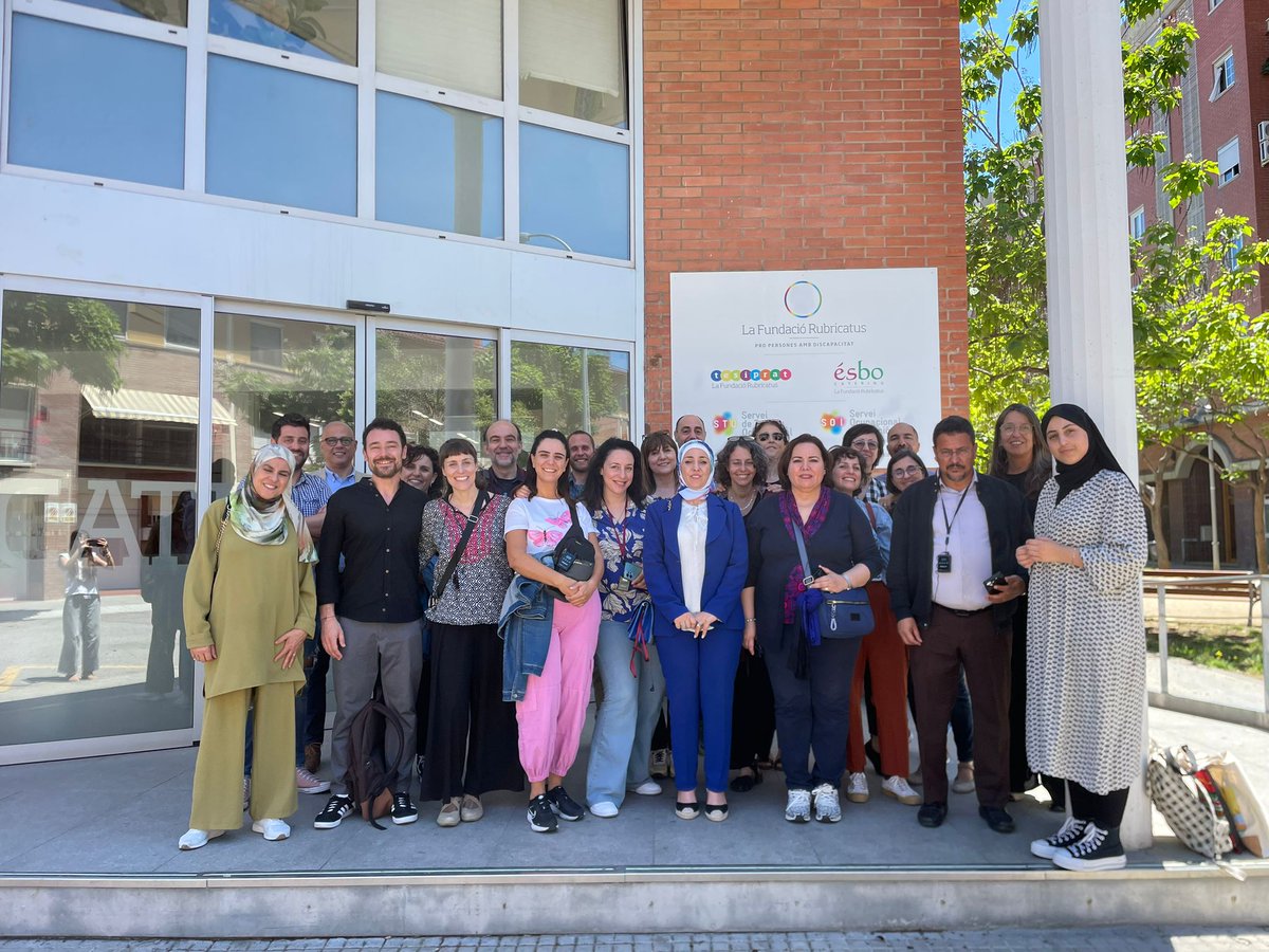 MedCities's tweet photo. 3⃣rd day for #LaserMed2024 participants: A study visit to @ajelprat to learn about the local council economic promotion Dept &amp; learn from 2 social and circular economy initiatives
✔️occupational insertion service @FRubricatus  ✔️#REDO, a social enterprise of circular construction https://t.co/bCk197ZA9u