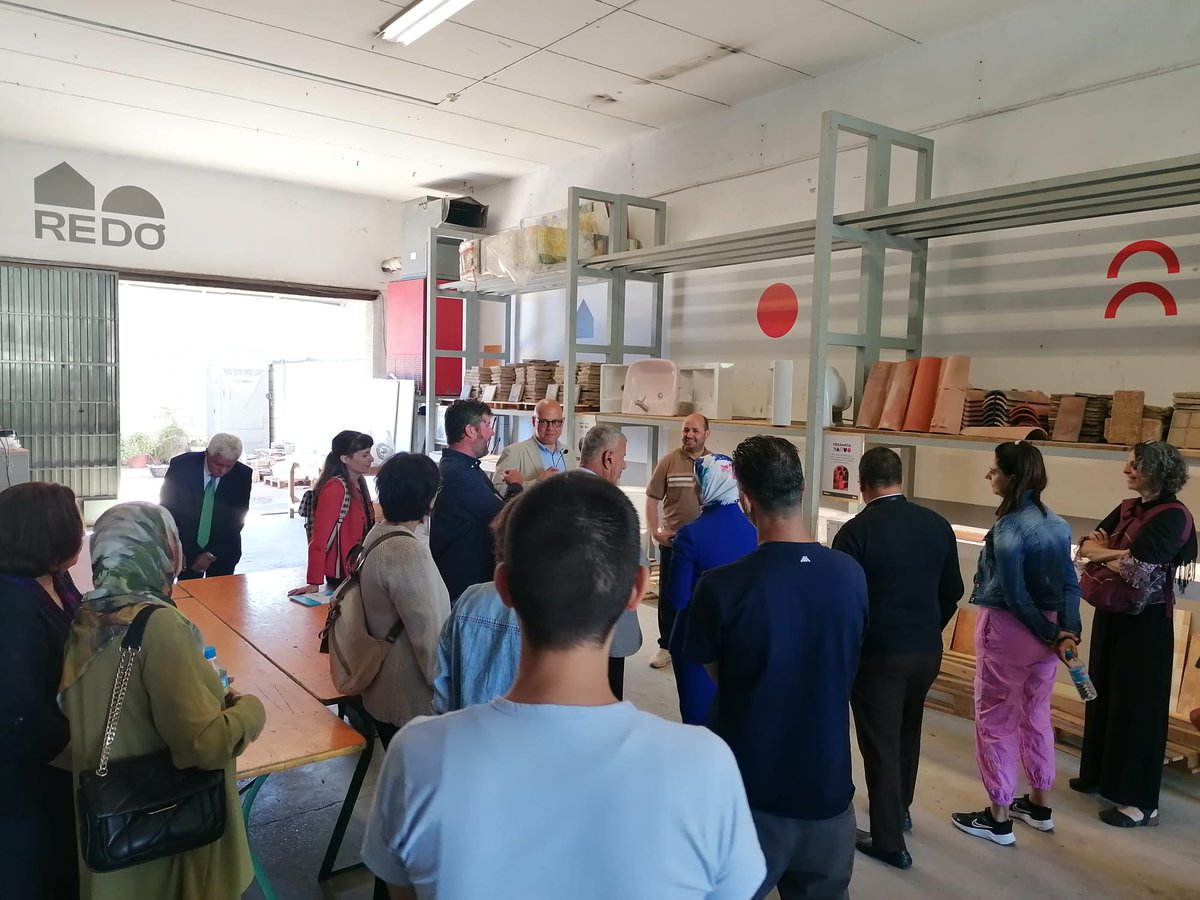 MedCities's tweet photo. 3⃣rd day for #LaserMed2024 participants: A study visit to @ajelprat to learn about the local council economic promotion Dept &amp; learn from 2 social and circular economy initiatives
✔️occupational insertion service @FRubricatus  ✔️#REDO, a social enterprise of circular construction https://t.co/bCk197ZA9u