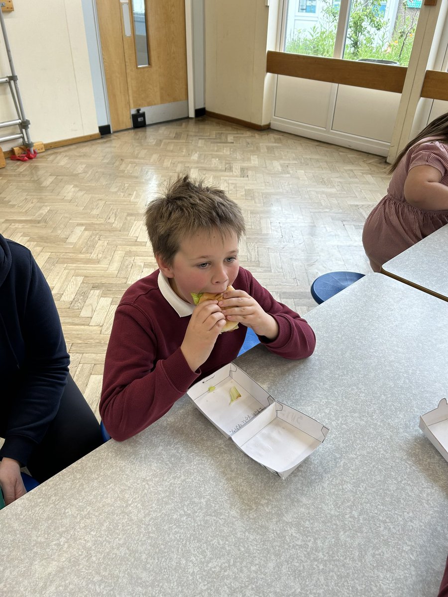 GooseacrePri's tweet photo. Year 5 have opened their own Burger Shop this afternoon and the first customers are in! 🍔 https://t.co/vF1rA2LgYx
