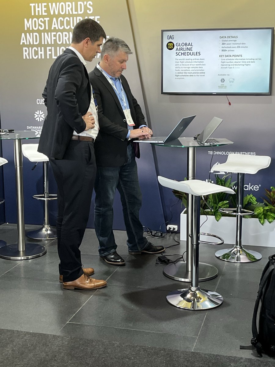 OAG_Aviation's tweet photo. We've had a fantastic few days at @IATA's 154th #SlotConference in Bogotá, Colombia this week connecting with representatives of the airline community from across the globe ✈️ https://t.co/ql0DYr87tc
