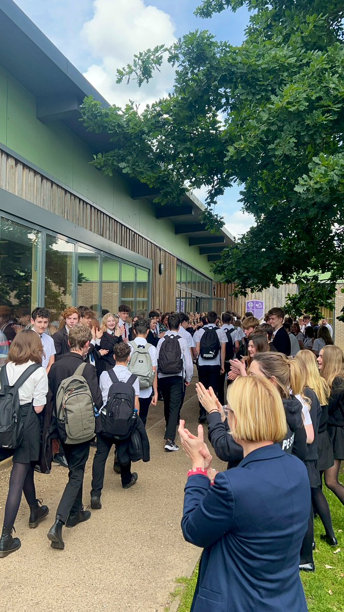 SancroftAcademy's tweet photo. A wonderful guard of honour from staff and Y10 as we say farewell to Y11 #ClassOf2024 today #SancroftFamily💜 https://t.co/y3HhKQyOGj