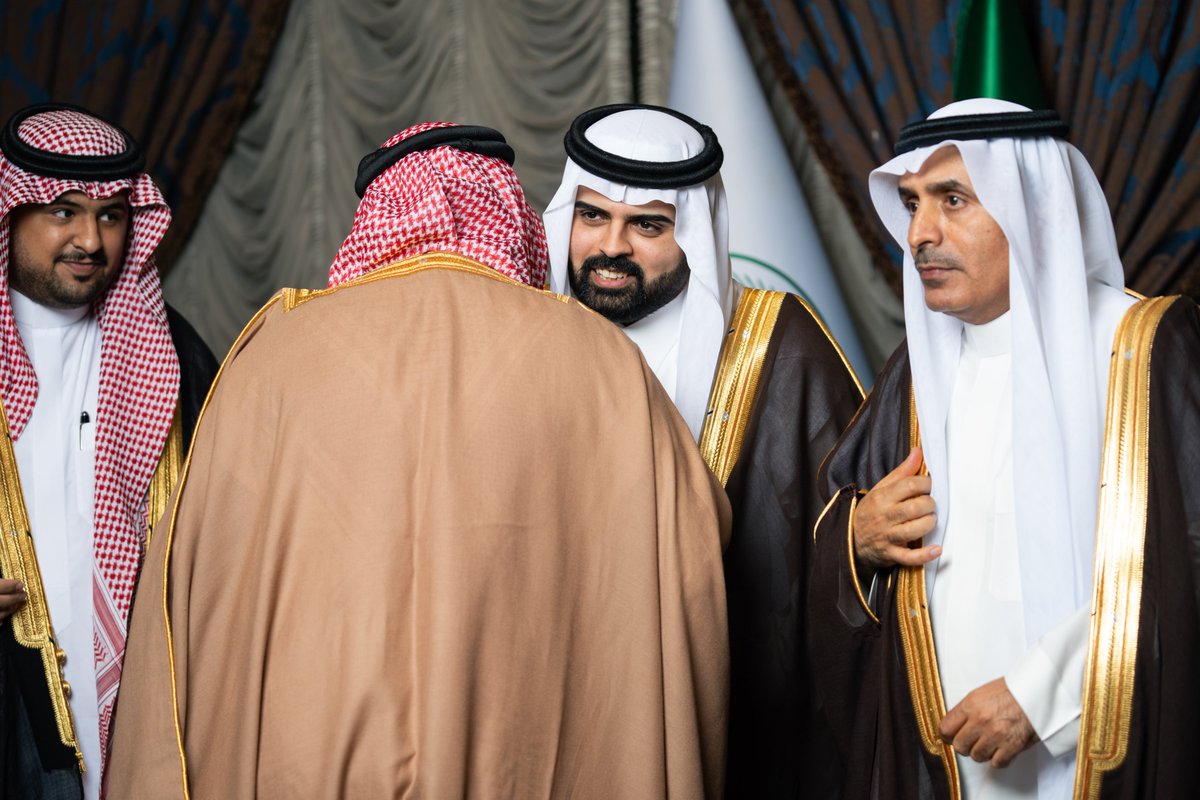 skq11's tweet photo. أبارك للأبن الدكتور محمد زواجه على كريمة معالي الدكتور مشبب بن عايض القحطاني ..... الشكر لكل من شرفنا بالحضور ولكل من شاركنا الفرح باتصال أو رسالة   ..... أسأل الله ان يديم الأفراح على الجميع 🌹🌹🌹 https://t.co/Aj53IP208f