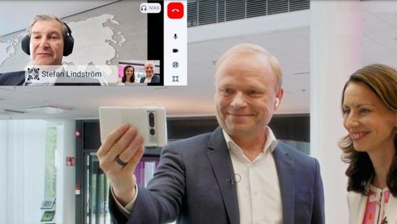Nokia CEO makes world's first phone call with spatial audio (Derek Wiley) sbne.ws/r/PBan