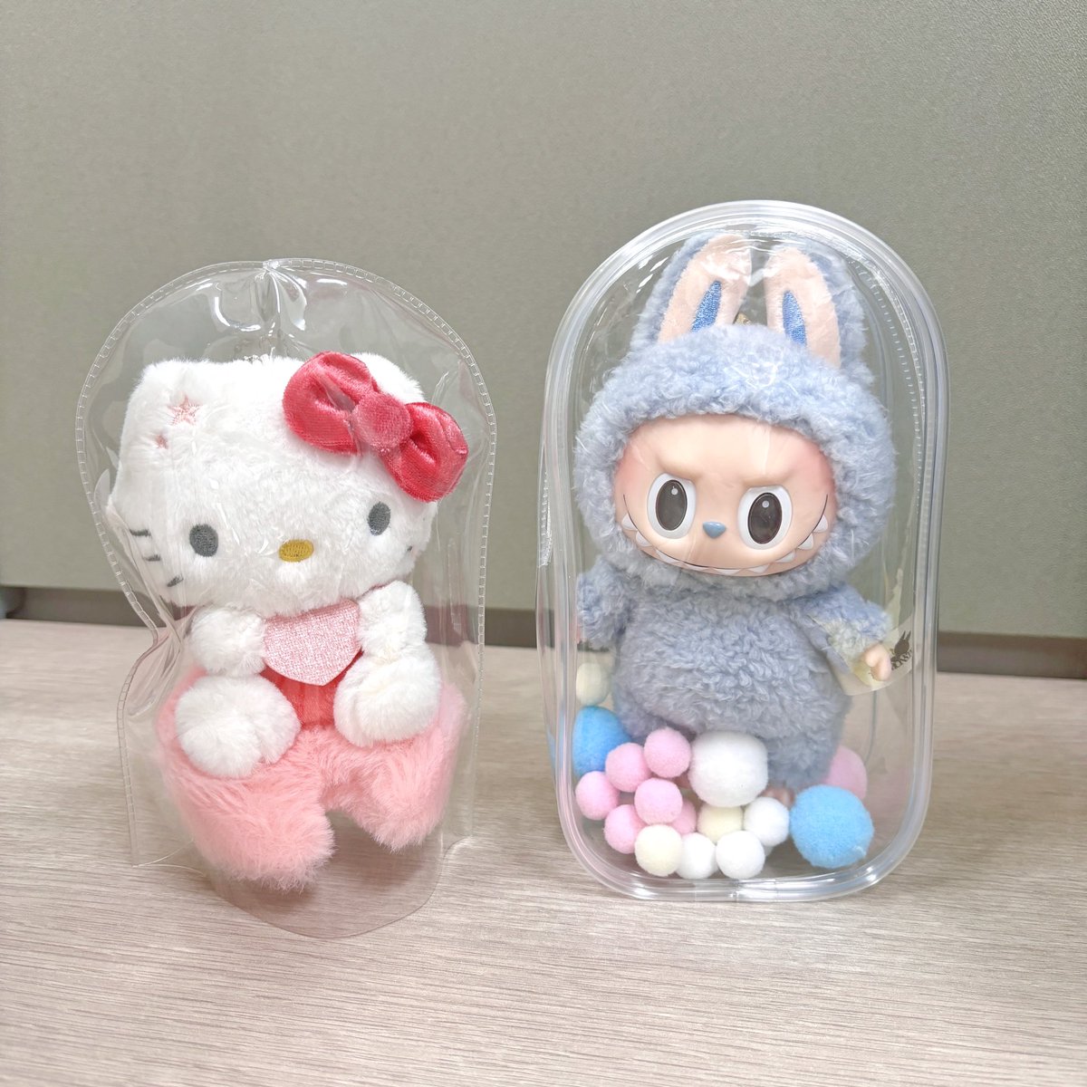 กระเป๋าใส่ตุ๊กตาพร้อมส่งแล้วนะคะ✨

〰️ ซองใส 65฿
〰️ กระเป๋าลาบูบู้  135฿
มีแถมลูกบอลตกแต่งให้น้า 

💌สนใจสั่งซื้อ/ สอบถาม dm ค่า
🧡 shopee s.shopee.co.th/606Q5uDzTa

#ตลาดนัดpopmart #POPMARTTH #ตลาดนัดarttoy #กล่องสุ่ม #crybaby #ตลาดนัดlabubu #ลาบูบู้