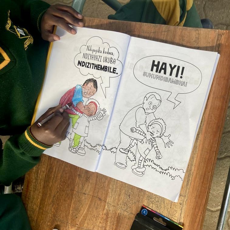072MISSING's tweet image. The pure joy and excitement continues as we once again handed out MCSA’s colouring-in and story books, which educates the little one’s on #SafetyTipsForChildren, in order to make #SouthAfrica a #SaferPlace for all our children 🙏

If you OR your company would like to get involved