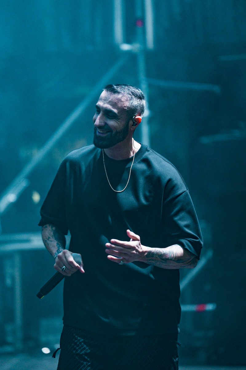 ToteKingOficial's tweet photo. Muchas gracias por la acogida del disco a casi dos meses del estreno. Tened un buen verano y nos vemos ya en septiembre en el Madrid Salvaje. En la web tenéis disponibles las entradas de la gira y los últimos ejemplares del vinilo. https://t.co/wl5CNlLx75