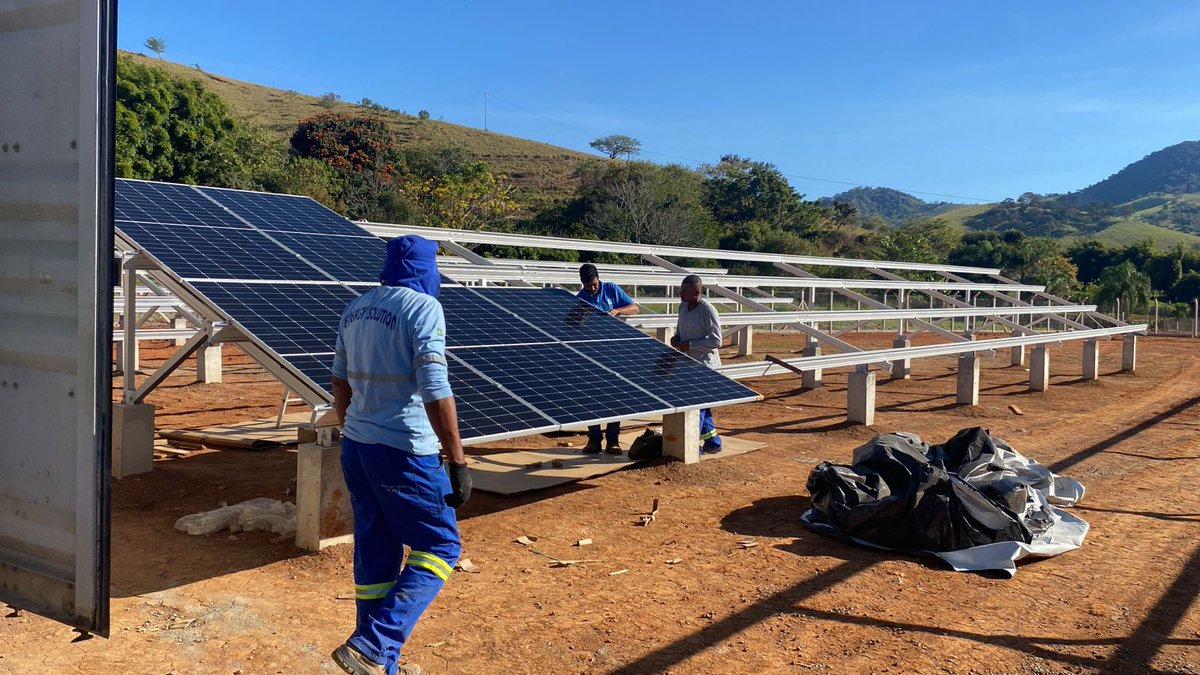 Ricardo_LightD's tweet photo. 🌍 💪☀️
Let's transform the future together! Our solar power plant in Minas Gerais is almost ready. Be part of the green revolution and invest in sustainable energy. #GreenFuture #RenewableEnergy #TokenizingTheSun #FelizMiércoles #amorporcuenca #crypto #Innovación #bnb #Bitcoin https://t.co/BD0QMjFnMV