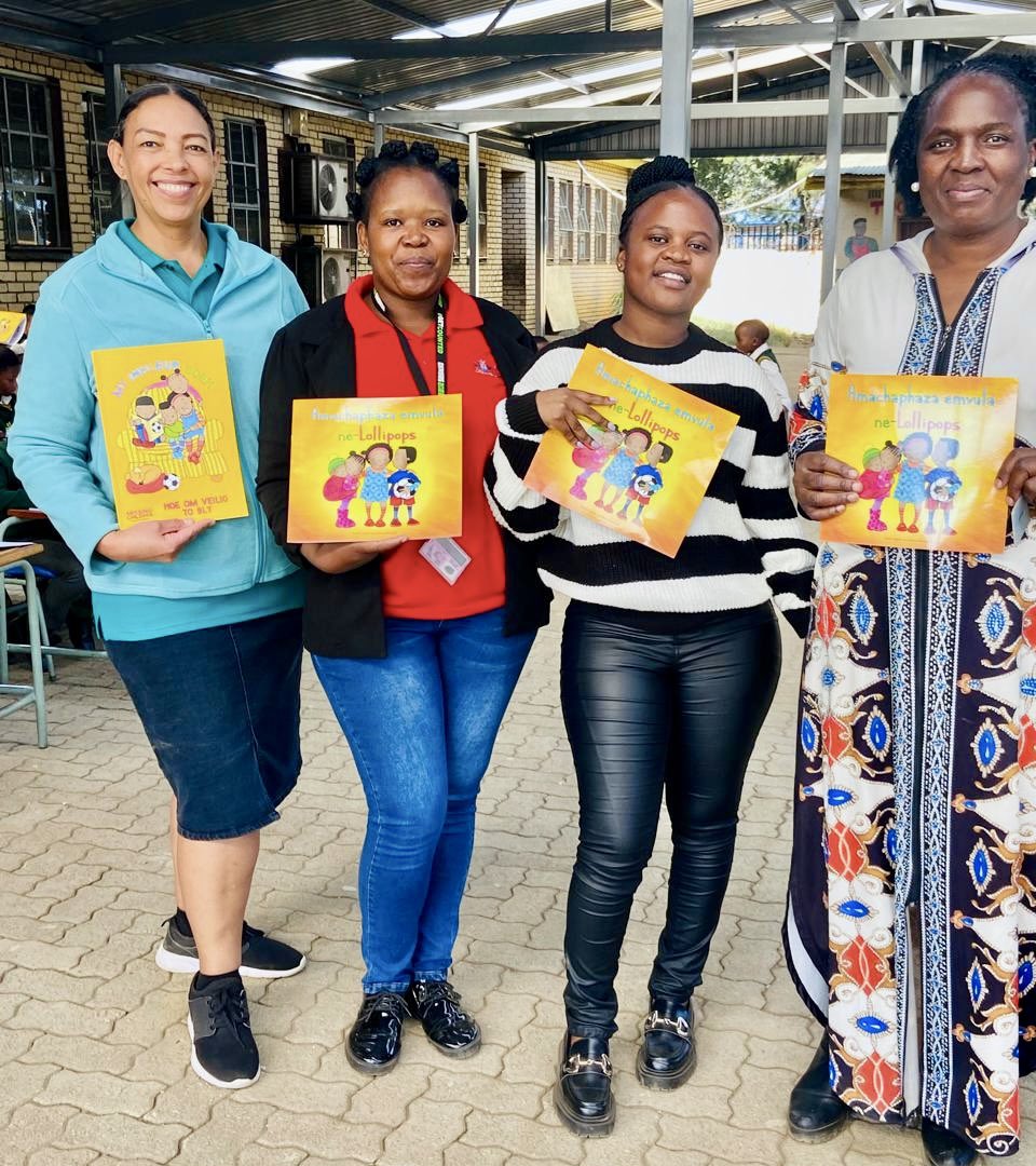 072MISSING's tweet image. The pure joy and excitement continues as we once again handed out MCSA’s colouring-in and story books, which educates the little one’s on #SafetyTipsForChildren, in order to make #SouthAfrica a #SaferPlace for all our children 🙏

If you OR your company would like to get involved